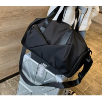 Спортивна жіноча сумка водовідштовхувальна на 4 кишені Чорна